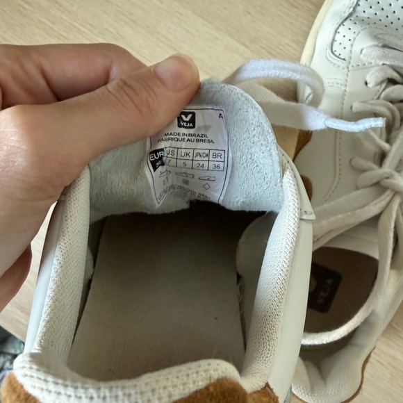 Veja V-10 Leather White Camel Sneakers 7 - Picture 7 of 14